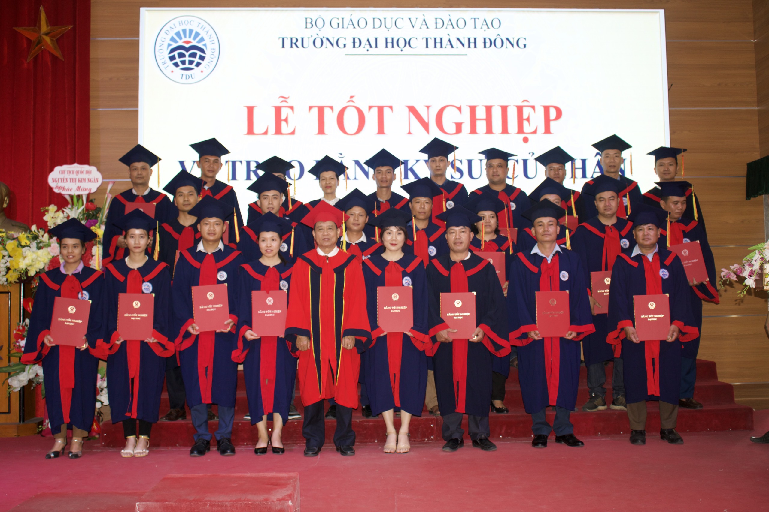 Lễ tốt nghiệp Đại học Thành Đông - Tuyển Sinh đại học từ xa